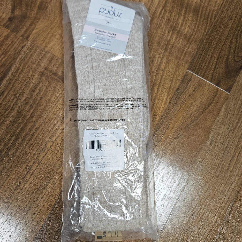 NWT PUDUS women's sweater socks. Cream/beige cable knit - Picture 4 of 4